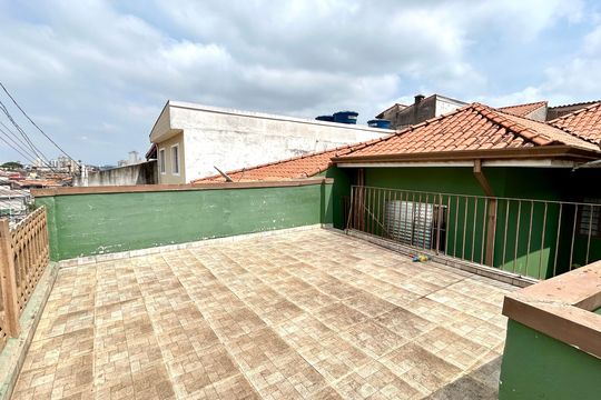 Quintal de casa para alugar com 2 quartos, 125m² em Parque Santo Antonio, Guarulhos