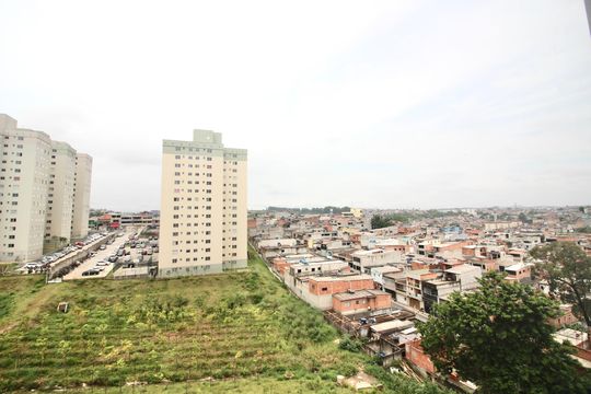 Vista da sala de apartamento para alugar com 2 quartos, 54m² em Jardim Lourdes, Ferraz de Vasconcelos