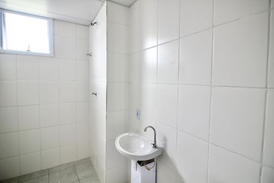 Banheiro de apartamento para alugar com 2 quartos, 54m² em Jardim Lourdes, Ferraz de Vasconcelos