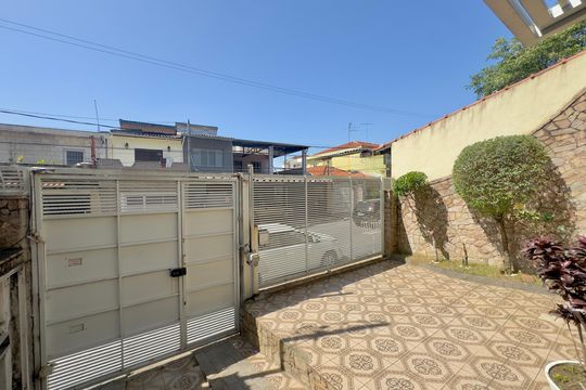Quintal de casa à venda com 3 quartos, 147m² em Vila Zamataro, Guarulhos