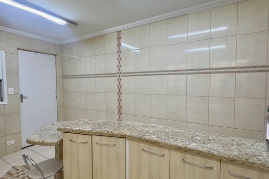 Cozinha de casa à venda com 3 quartos, 147m² em Vila Zamataro, Guarulhos