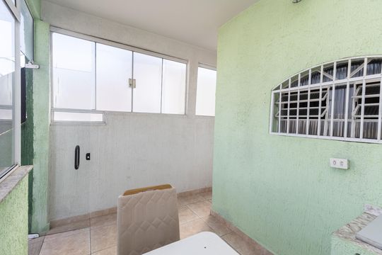 Área externa de casa à venda com 3 quartos, 122m² em Parque Casa de Pedra, São Paulo