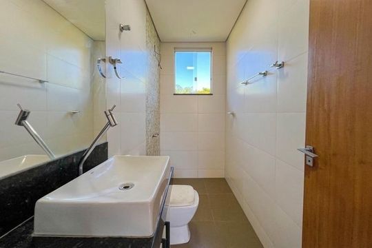 Banheiro de casa para alugar com 2 quartos, 120m² em Recanto da Lagoa, Lagoa Santa