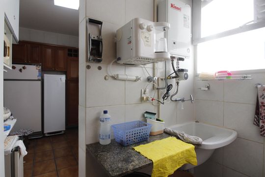 Área de Serviço de apartamento para alugar com 3 quartos, 130m² em Vila Nova, Cabo Frio