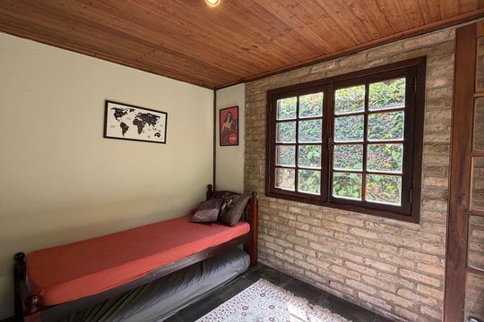 Casa de Condomínio para alugar com 3 quartos, 600m² em Jardim Ana Estela, Carapicuíba