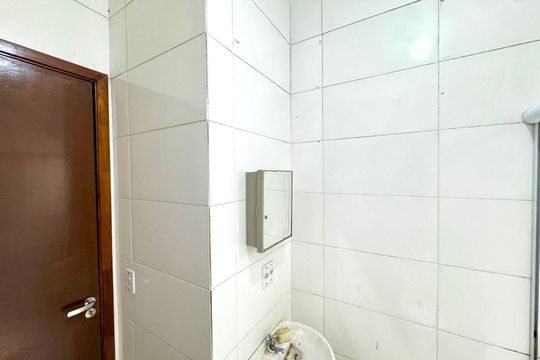 Banheiro de apartamento para alugar com 2 quartos, 47m² em Jardim Rosana, Guarulhos