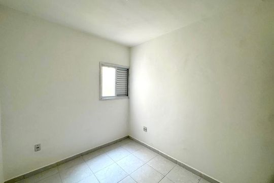 Quarto 2 de apartamento para alugar com 2 quartos, 47m² em Jardim Rosana, Guarulhos