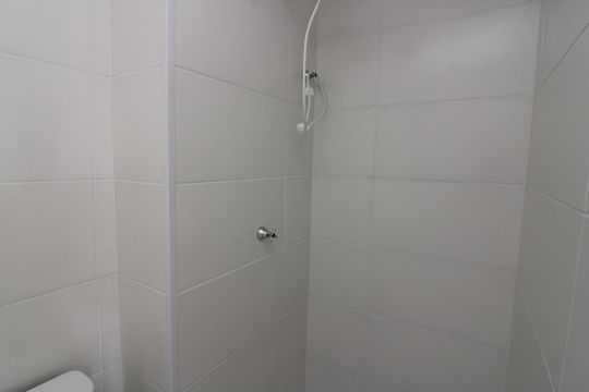 Banheiro de apartamento para alugar com 2 quartos, 36m² em Vila Ré, São Paulo