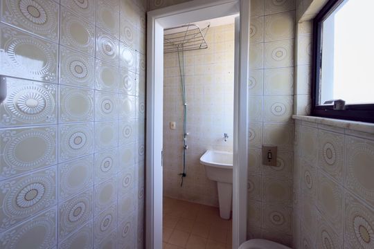 Banheiro de serviço de apartamento à venda com 2 quartos, 65m² em Vila da Penha, Rio de Janeiro