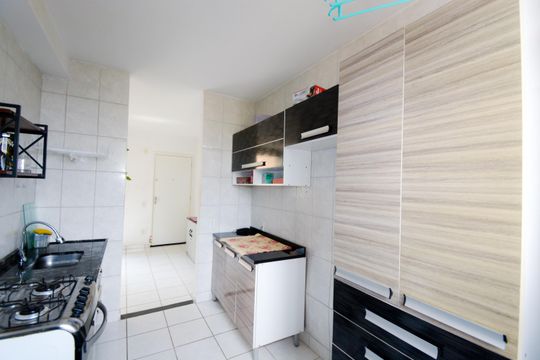 Cozinha de apartamento à venda com 2 quartos, 47m² em Pimentas, Guarulhos