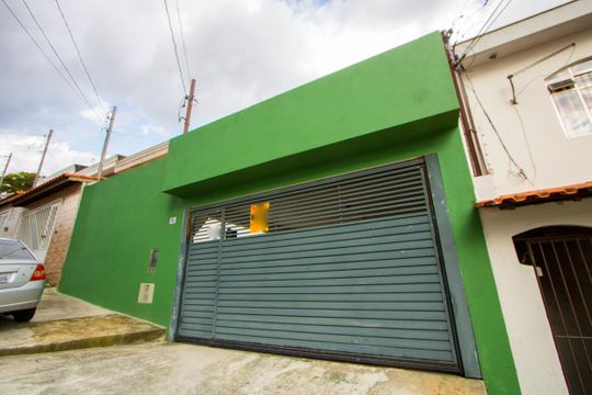 Fachada de casa à venda com 3 quartos, 168m² em Jardim Jamaica, Santo André