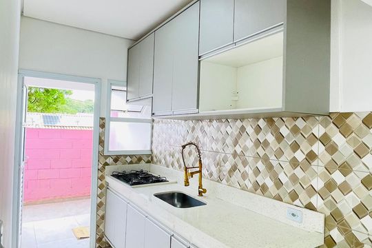 Cozinha de casa de condomínio para alugar com 2 quartos, 70m² em Residencial San Diego (paysage Serein), Cotia