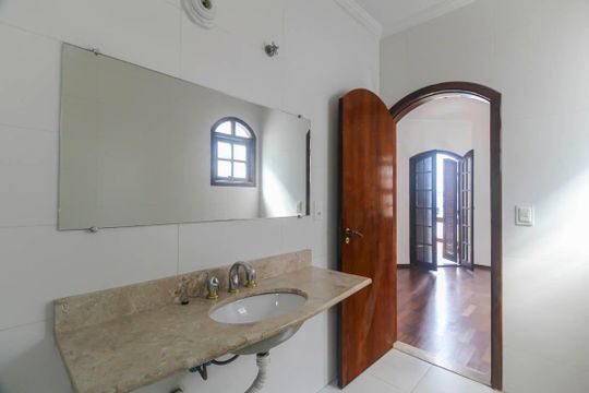 Banheiro da Suíte de casa para alugar com 3 quartos, 200m² em Parque São Lucas, São Paulo