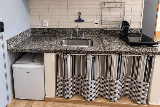 Cozinha de kitnet/studio para alugar com 1 quarto, 28m² em Bela Vista, São Paulo
