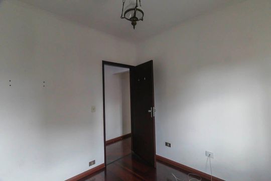 Quarto 3 de casa à venda com 3 quartos, 150m² em Jardim Ivone, São Paulo
