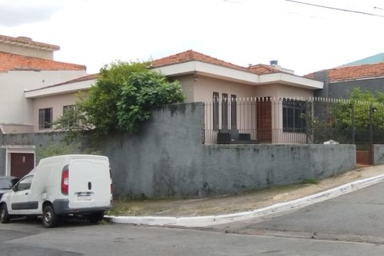 Fachada de casa à venda com 3 quartos, 150m² em Jardim Ivone, São Paulo