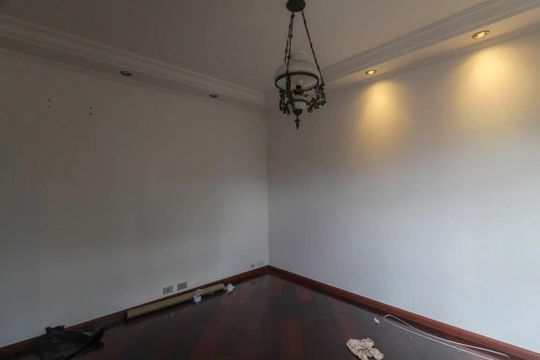 Sala  de casa à venda com 3 quartos, 150m² em Jardim Ivone, São Paulo