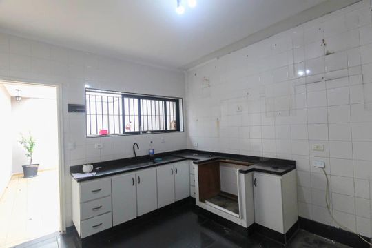 Cozinha de casa à venda com 3 quartos, 150m² em Jardim Ivone, São Paulo