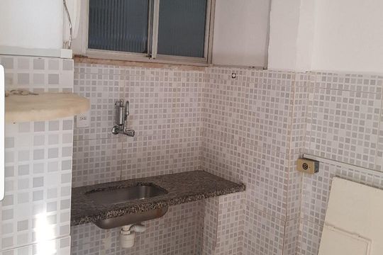 Área de serviço de apartamento para alugar com 2 quartos, 75m² em Higienópolis, Rio de Janeiro