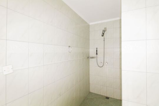Banheiro da Suíte de casa para alugar com 3 quartos, 110m² em Harmonia, Canoas