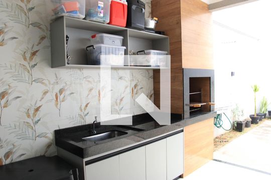 Casa para alugar com 2 quartos, 192m² em Jardim Novo Mundo, Goiânia