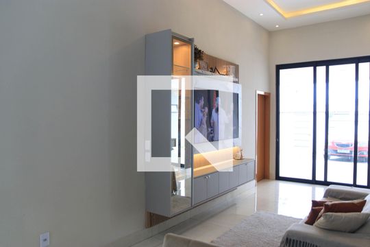 Casa para alugar com 2 quartos, 192m² em Jardim Novo Mundo, Goiânia