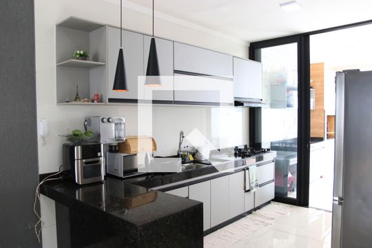 Casa para alugar com 2 quartos, 192m² em Jardim Novo Mundo, Goiânia