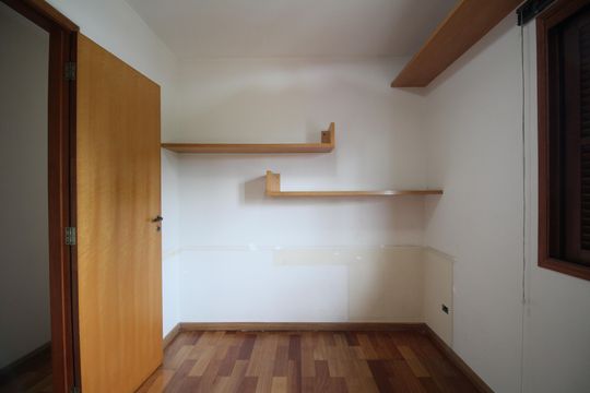 Quarto 1 de casa para alugar com 4 quartos, 163m² em Jardim Londrina, São Paulo