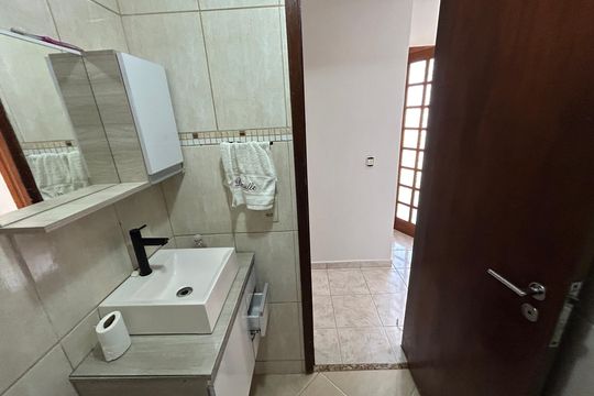 Banheiro Social de apartamento à venda com 3 quartos, 71m² em Jardim Sulacap, Rio de Janeiro