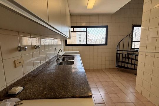 Casa à venda com 3 quartos, 255m² em Brooklin, São Paulo