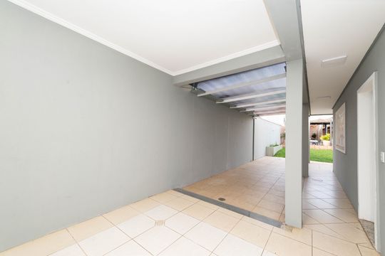 Garagem de casa para alugar com 3 quartos, 200m² em Barnabé, Gravataí