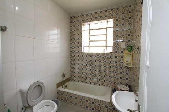 Banheiro Social de apartamento à venda com 3 quartos, 101m² em Barroca, Belo Horizonte