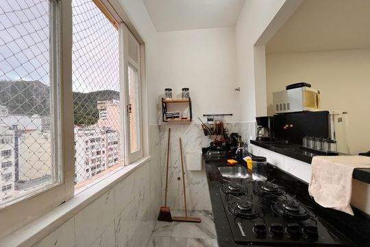 Cozinha de apartamento para alugar com 1 quarto, 60m² em Copacabana, Rio de Janeiro