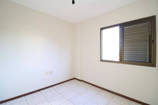 Quarto 2 de apartamento para alugar com 3 quartos, 95m² em Centro, Uberlândia