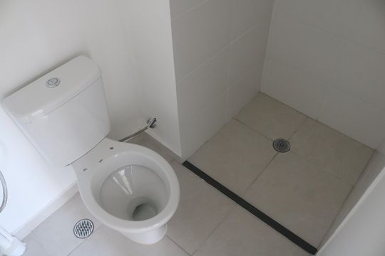 Banheiro de apartamento à venda com 2 quartos, 32m² em Várzea da Barra Funda, São Paulo