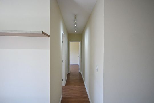 Corredor de apartamento para alugar com 2 quartos, 45m² em Vila Andrade, São Paulo
