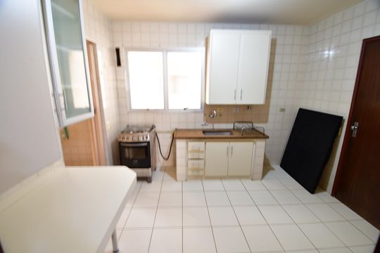 Cozinha de apartamento à venda com 3 quartos, 118m² em Vila Itapura, Campinas