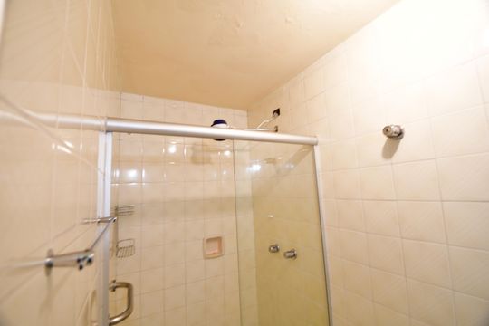 Banheiro Suíte de apartamento à venda com 3 quartos, 118m² em Vila Itapura, Campinas