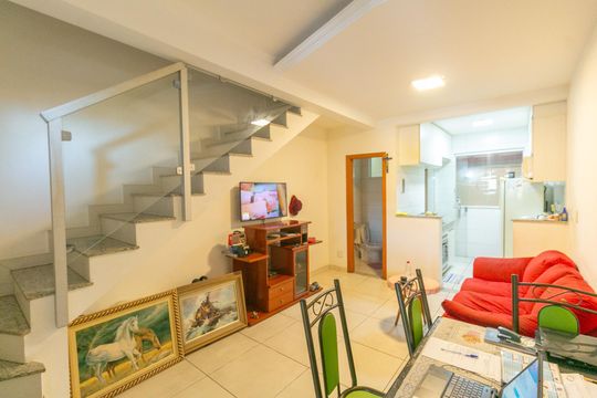 Casa à venda com 2 quartos, 55m² em Heliópolis, Belo Horizonte