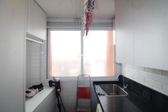Área de serviço de apartamento para alugar com 3 quartos, 220m² em Santa Teresinha, São Paulo