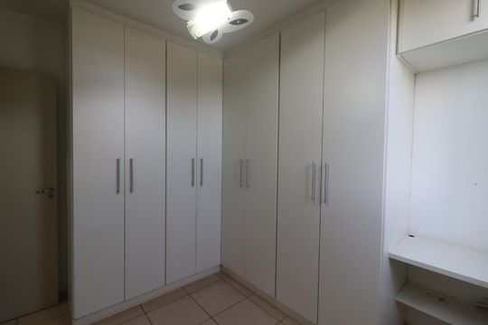 Quarto 1 de apartamento para alugar com 2 quartos, 43m² em Parque Residencial Lagoinha, Ribeirão Preto