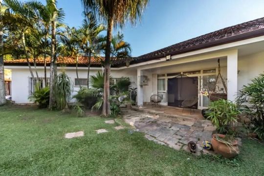 Casa à venda com 3 quartos, 371m² em Jardim Marajoara, São Paulo