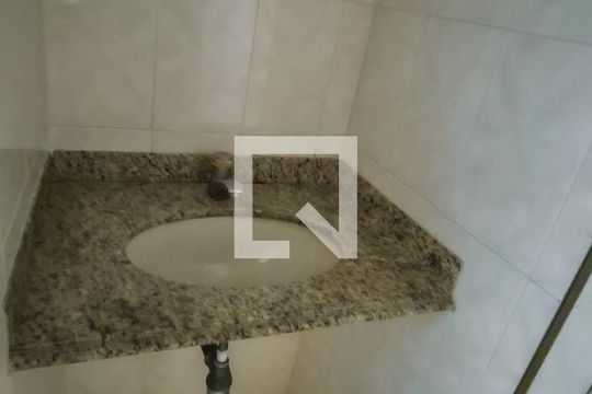 Banheiro de apartamento para alugar com 1 quarto, 57m² em Bonsucesso, Rio de Janeiro