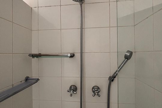 Banheiro da Suíte de apartamento para alugar com 2 quartos, 100m² em Vila Nova Conceição, São Paulo
