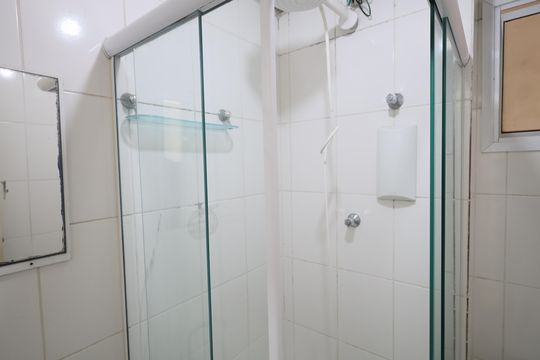 Banheiro de apartamento para alugar com 2 quartos, 45m² em Jardim Sao Pedro, Osasco