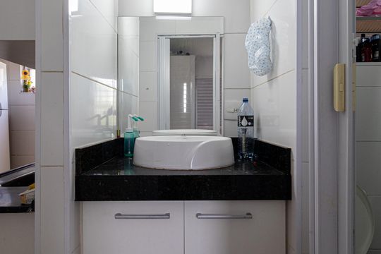 Banheiro de apartamento para alugar com 2 quartos, 59m² em Cohab Padre Manoel da Nobrega, São Paulo