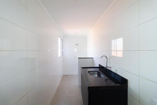Cozinha de apartamento para alugar com 2 quartos, 50m² em Vila Paulo Silas, São Paulo