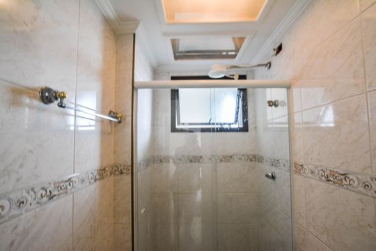 Banheiro Social de apartamento à venda com 3 quartos, 75m² em Jardim Stella, Santo André