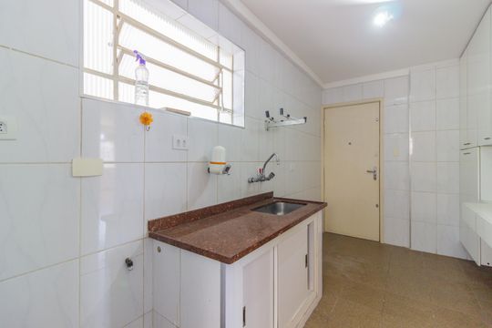 Cozinha de apartamento para alugar com 2 quartos, 85m² em Jardim das Bandeiras, São Paulo