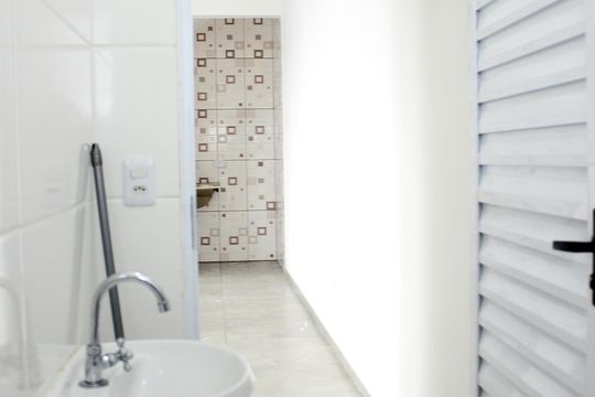 Banheiro de apartamento para alugar com 1 quarto, 60m² em Jardim Pinhal, Guarulhos